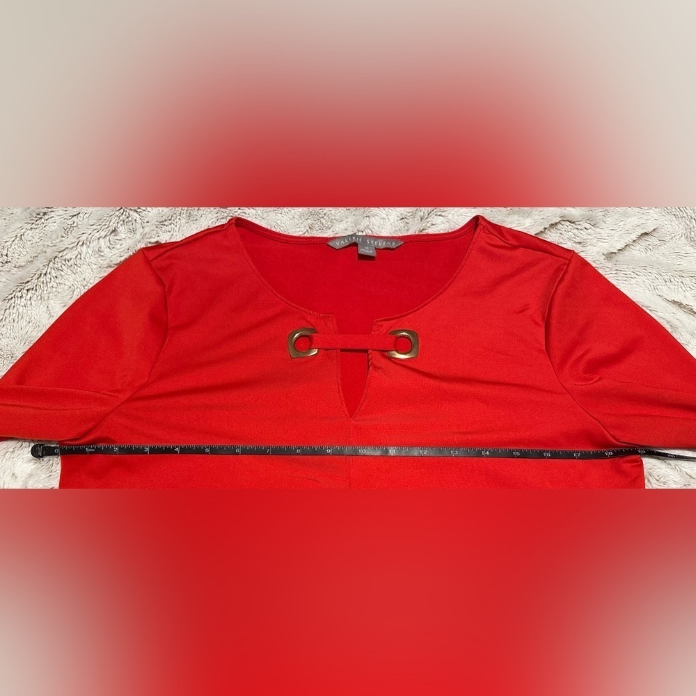 Valerie Stevens Red Top with Gold Tone Hardware V Neck Long Sleeve Blouse - Picture 3 of 10